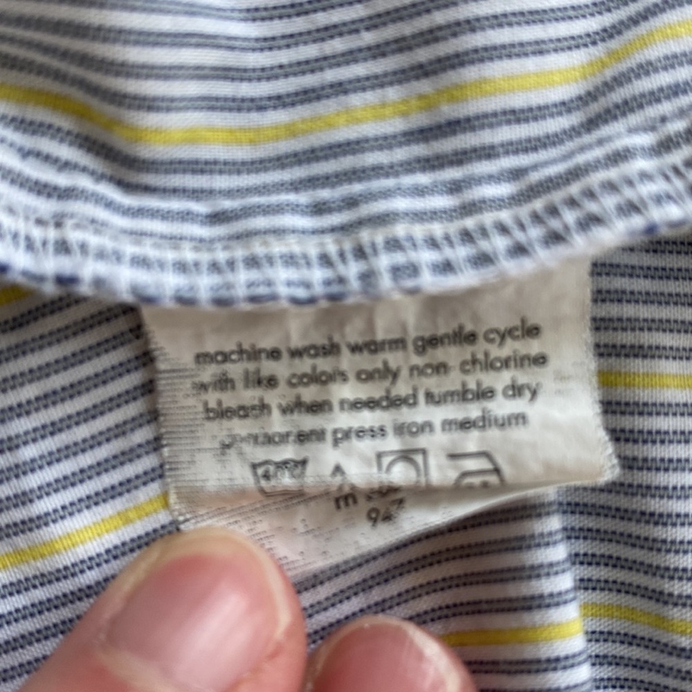 Vanheusen Slim Fit - Size Small Button Up - image 4